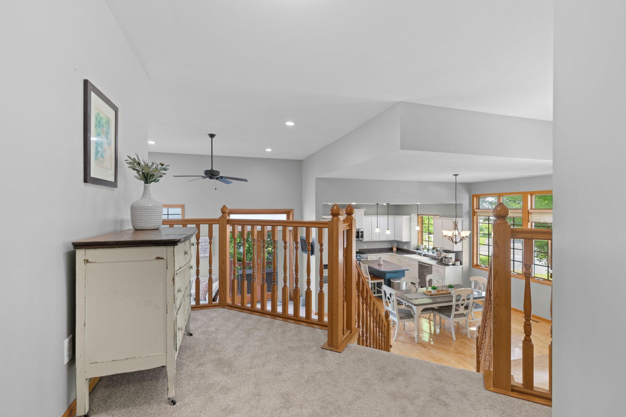 26-web-or-mls-1361 Foxtail Glen-26.jpg