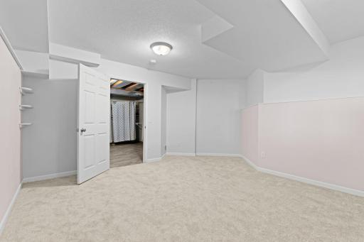 40-web-or-mls-1361 Foxtail Glen-40.jpg