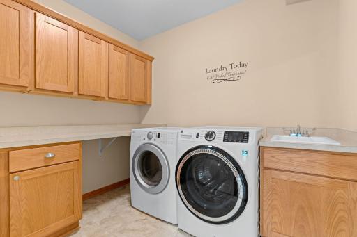 48-web-or-mls-1361 Foxtail Glen-48.jpg