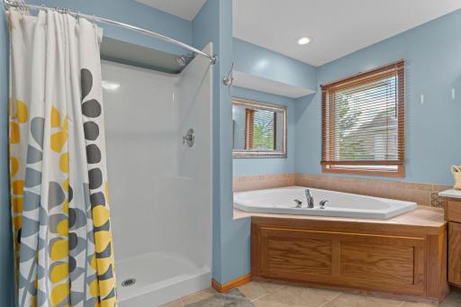 31-web-or-mls-1361 Foxtail Glen-31.jpg