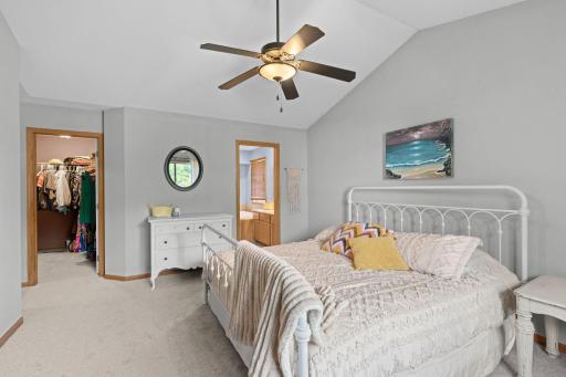 28-web-or-mls-1361 Foxtail Glen-28.jpg