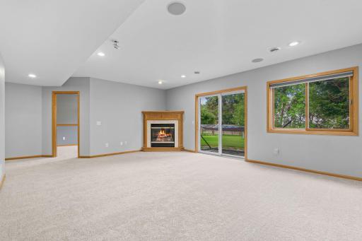 41-web-or-mls-1361 Foxtail Glen-41.jpg