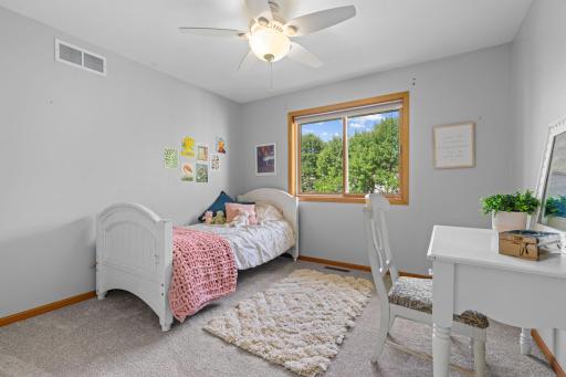 33-web-or-mls-1361 Foxtail Glen-33.jpg
