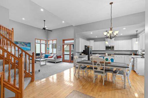 14-web-or-mls-1361 Foxtail Glen-14.jpg