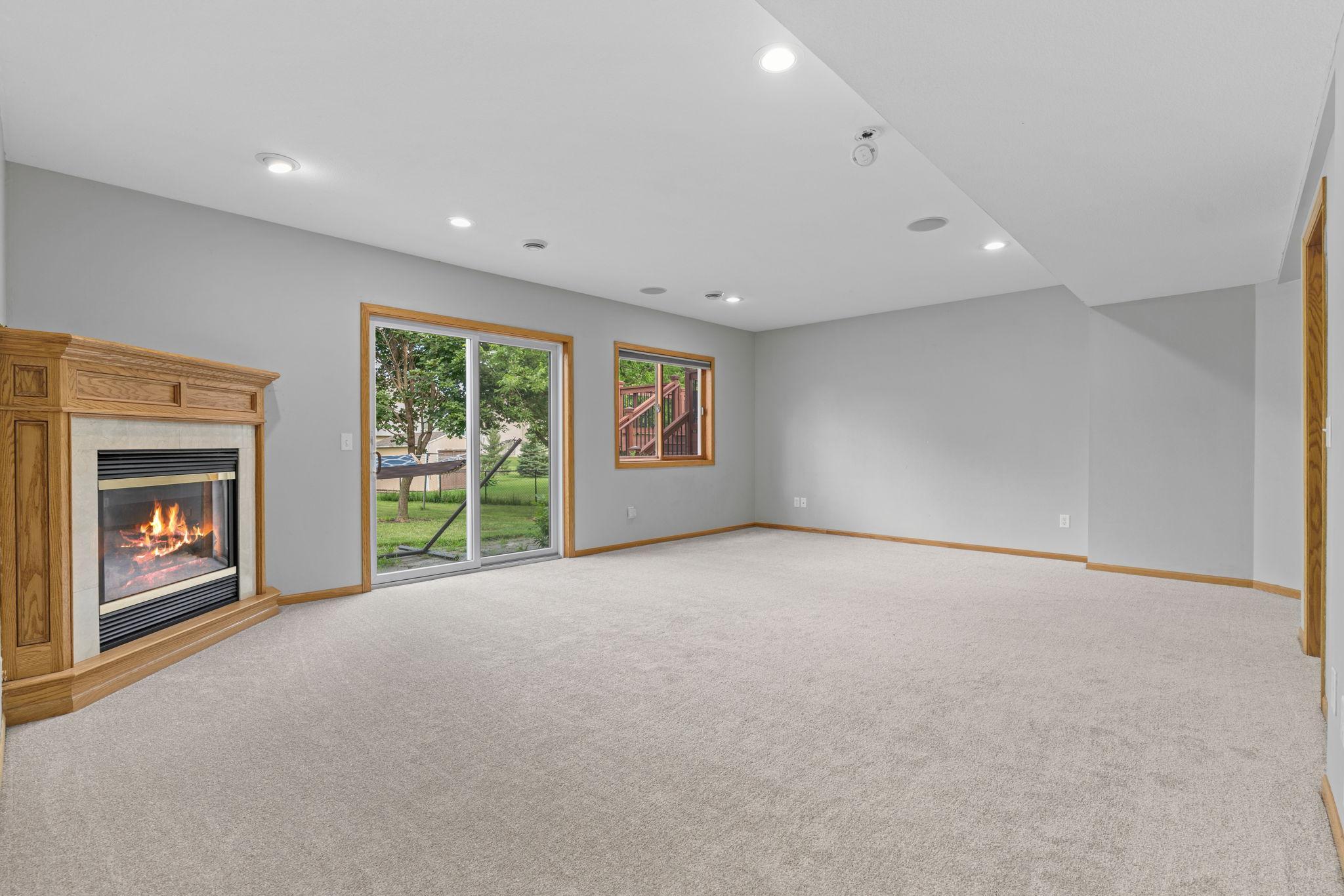 43-web-or-mls-1361 Foxtail Glen-43.jpg