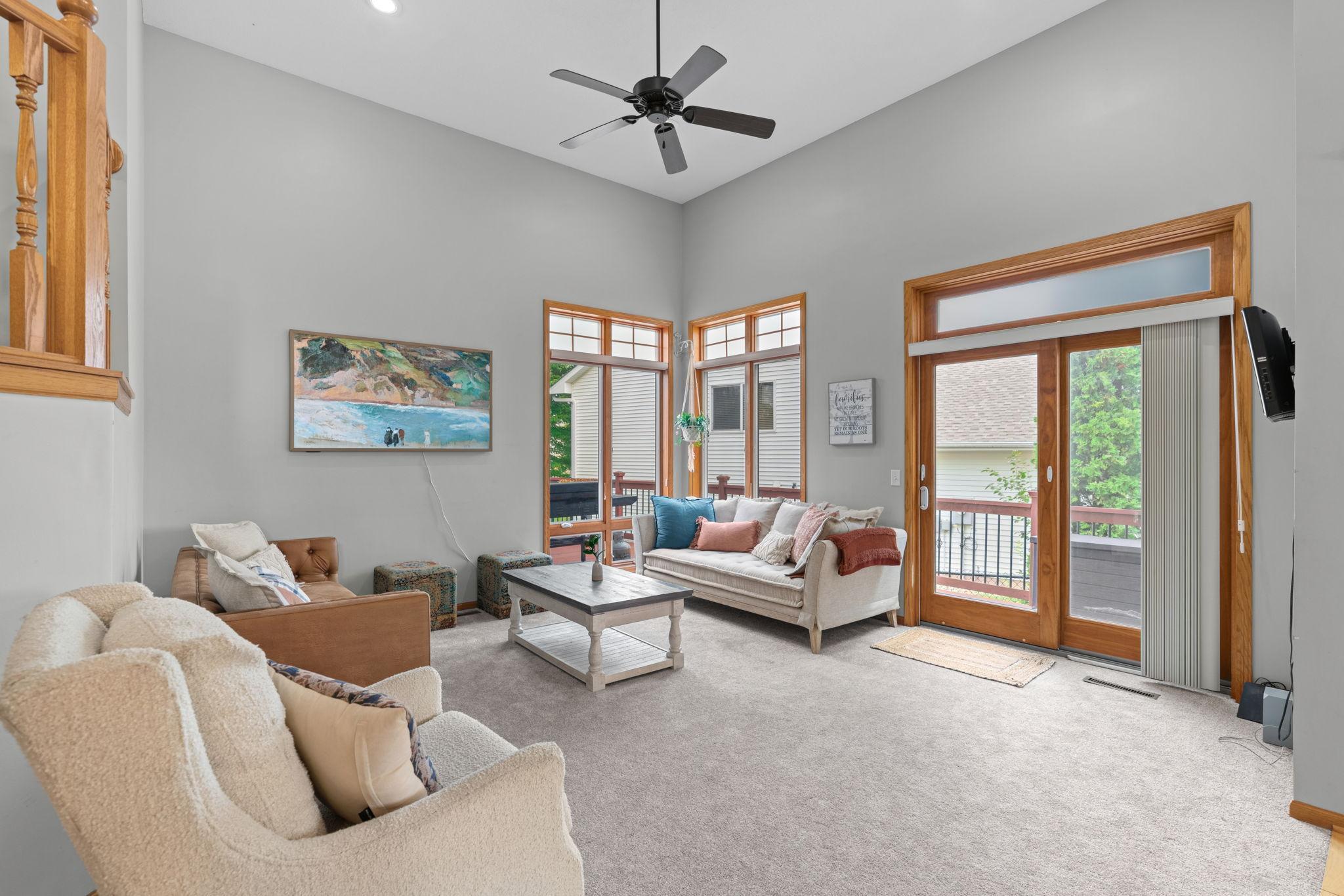 21-web-or-mls-1361 Foxtail Glen-21.jpg