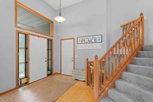 13-web-or-mls-1361 Foxtail Glen-13.jpg