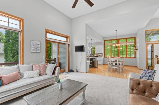 24-web-or-mls-1361 Foxtail Glen-24.jpg