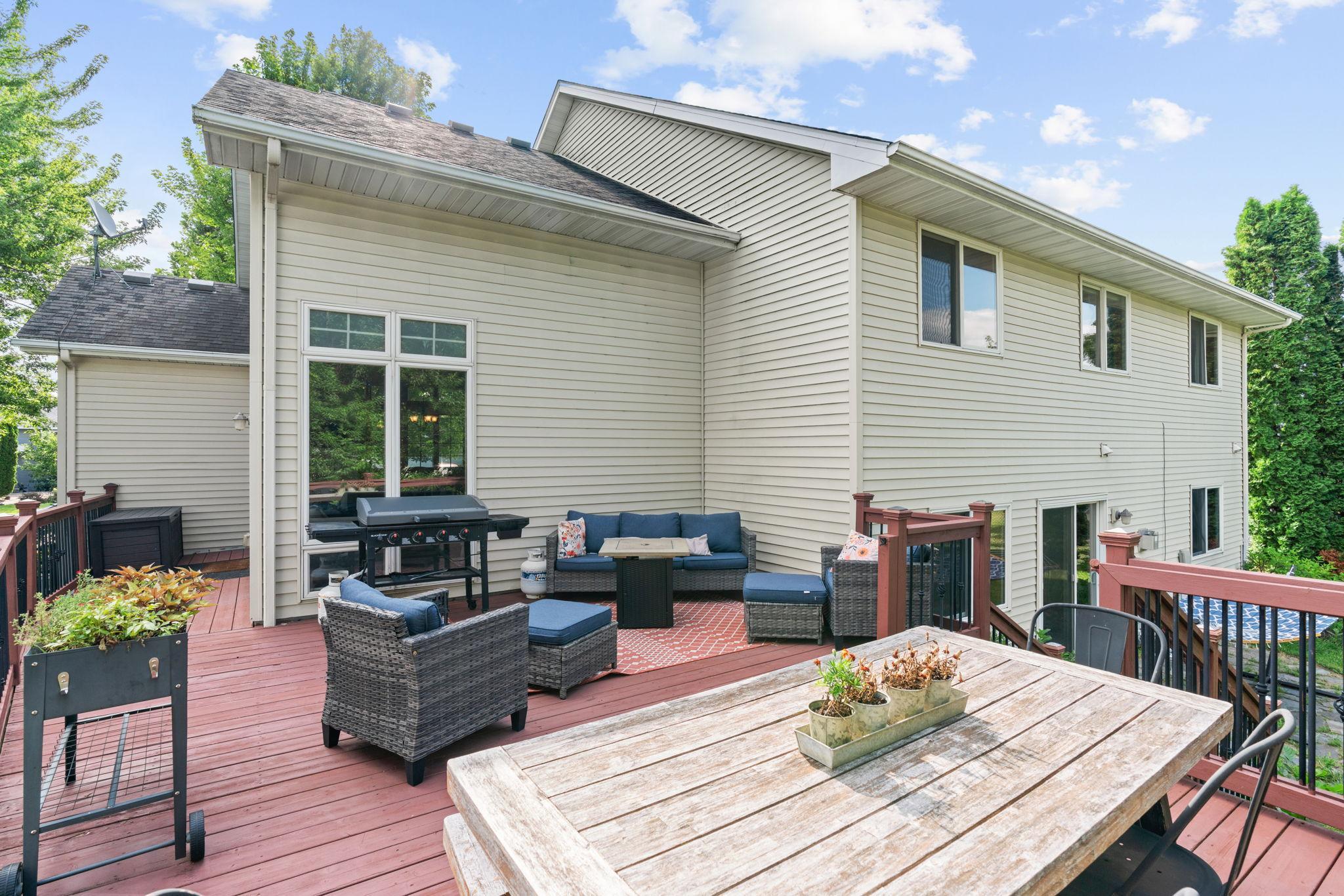 8-web-or-mls-1361 Foxtail Glen-8.jpg