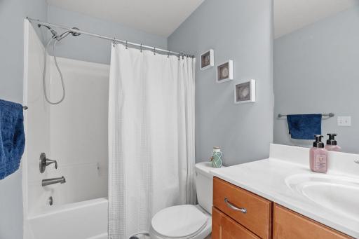 45-web-or-mls-950 Drew Dr-45.jpg