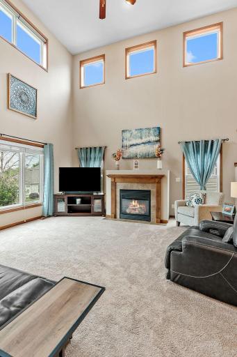 17-web-or-mls-950 Drew Dr-17.jpg