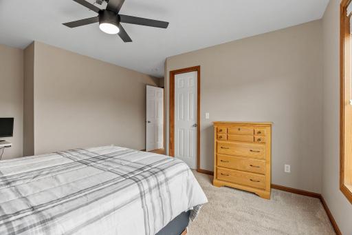 33-web-or-mls-950 Drew Dr-33.jpg