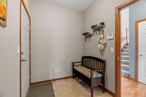 30-web-or-mls-950 Drew Dr-30.jpg