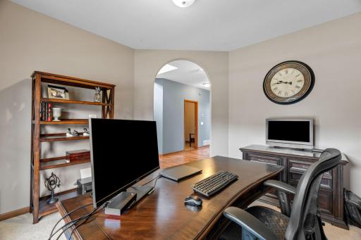28-web-or-mls-950 Drew Dr-28.jpg
