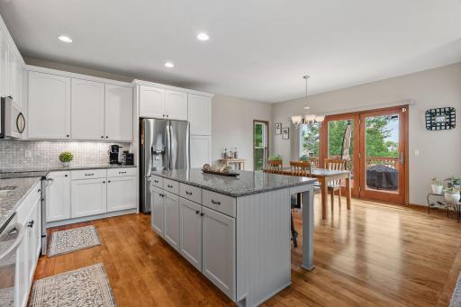 20-web-or-mls-950 Drew Dr-20.jpg