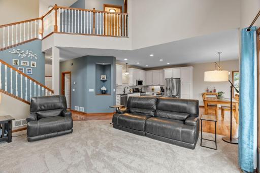 19-web-or-mls-950 Drew Dr-19.jpg