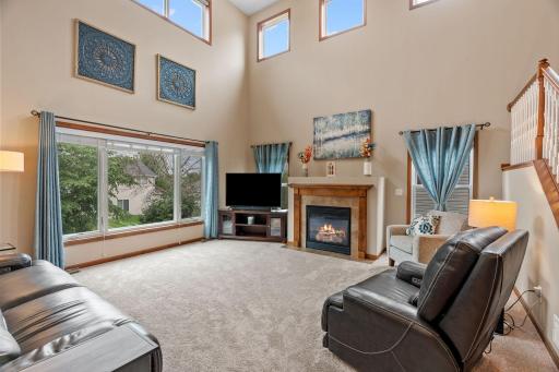 16-web-or-mls-950 Drew Dr-16.jpg