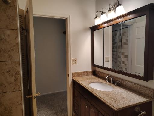 Bath room.jpg