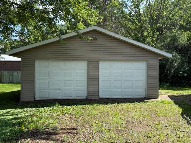 Detached garage