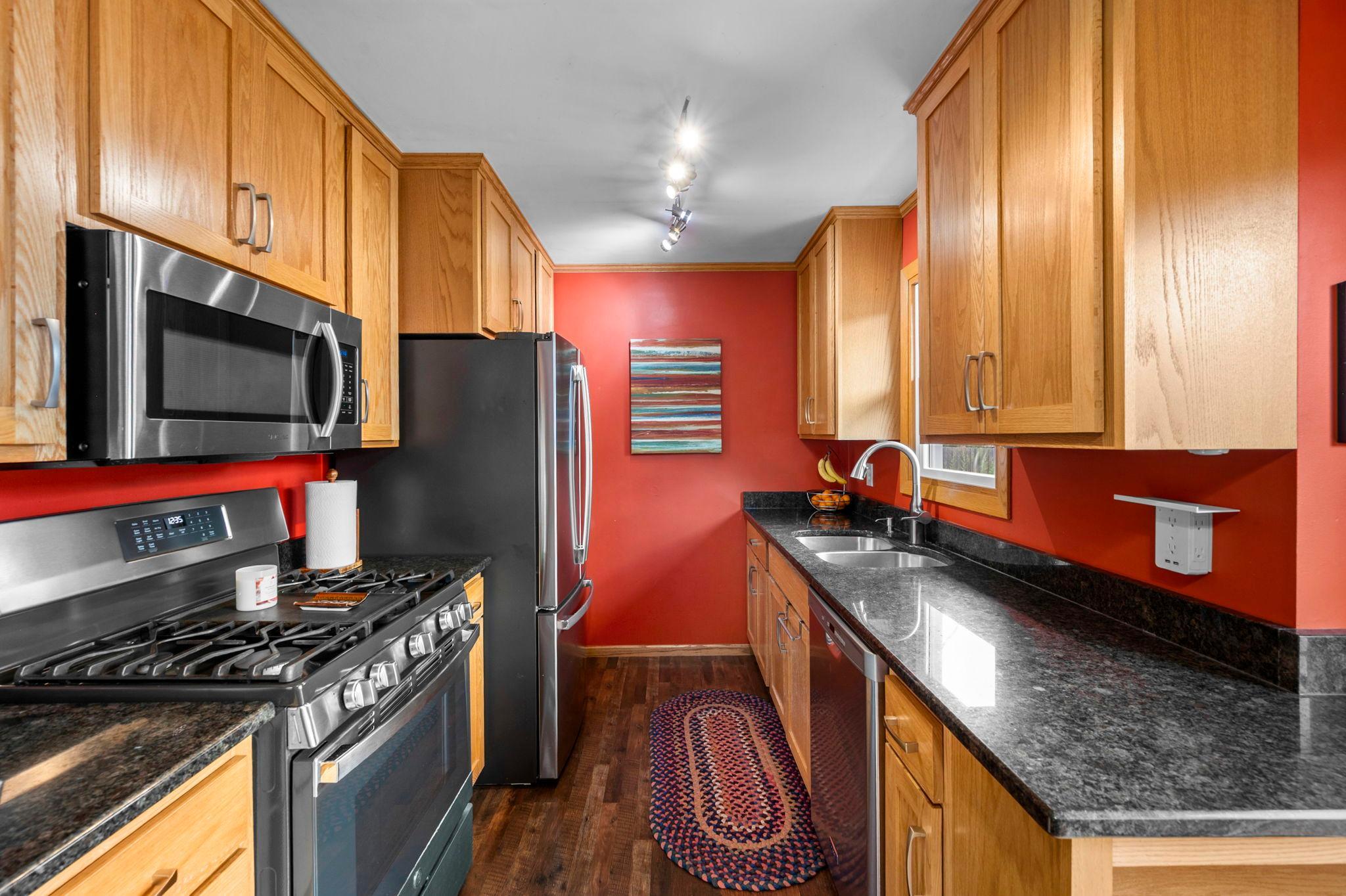 24-web-or-mls-6620 167th St W-59.jpg