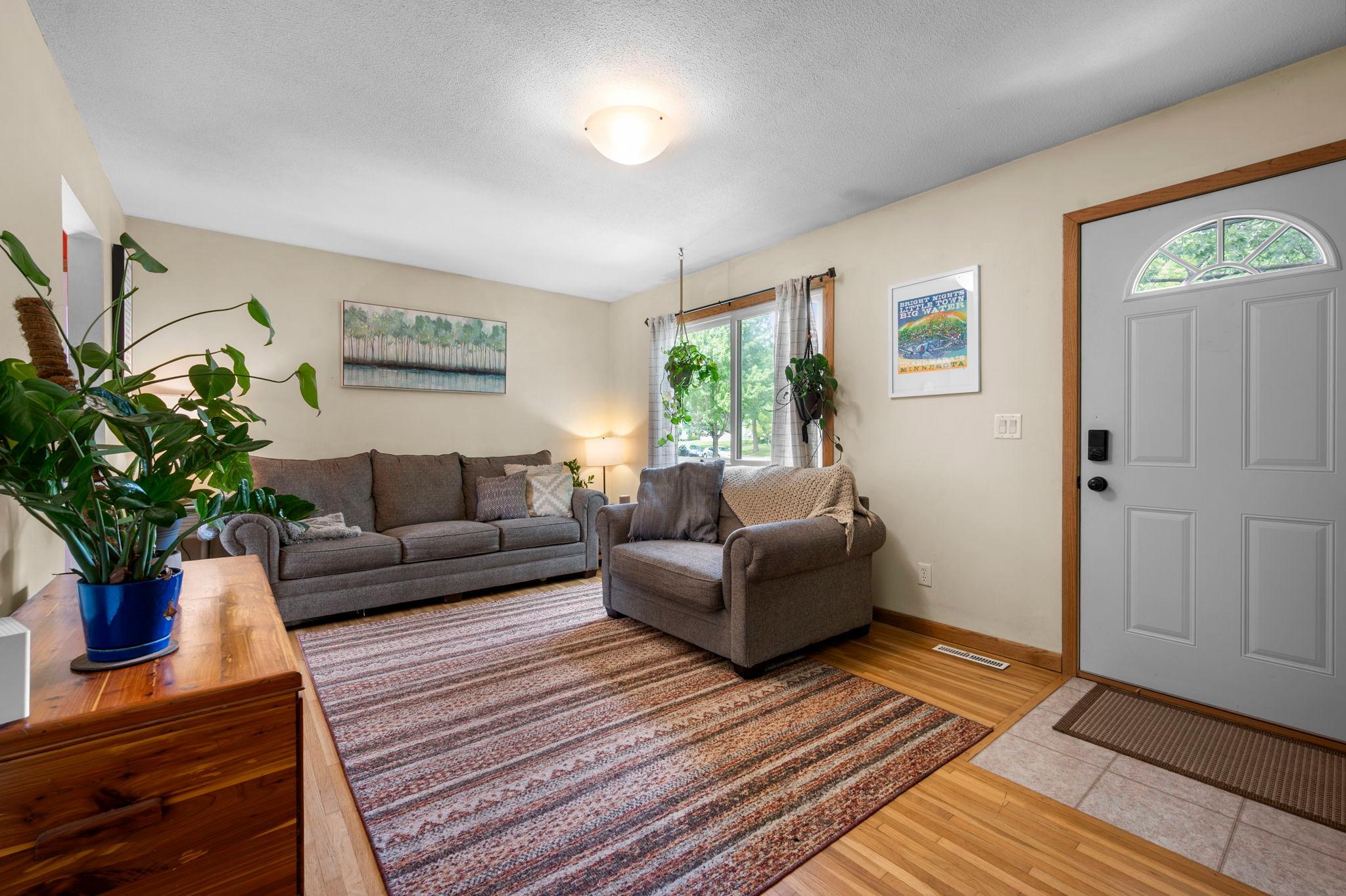 14-web-or-mls-6620 167th St W-9.jpg