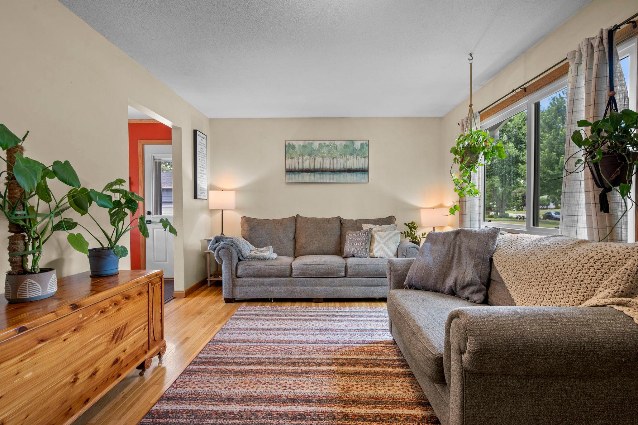 15-web-or-mls-6620 167th St W-14.jpg