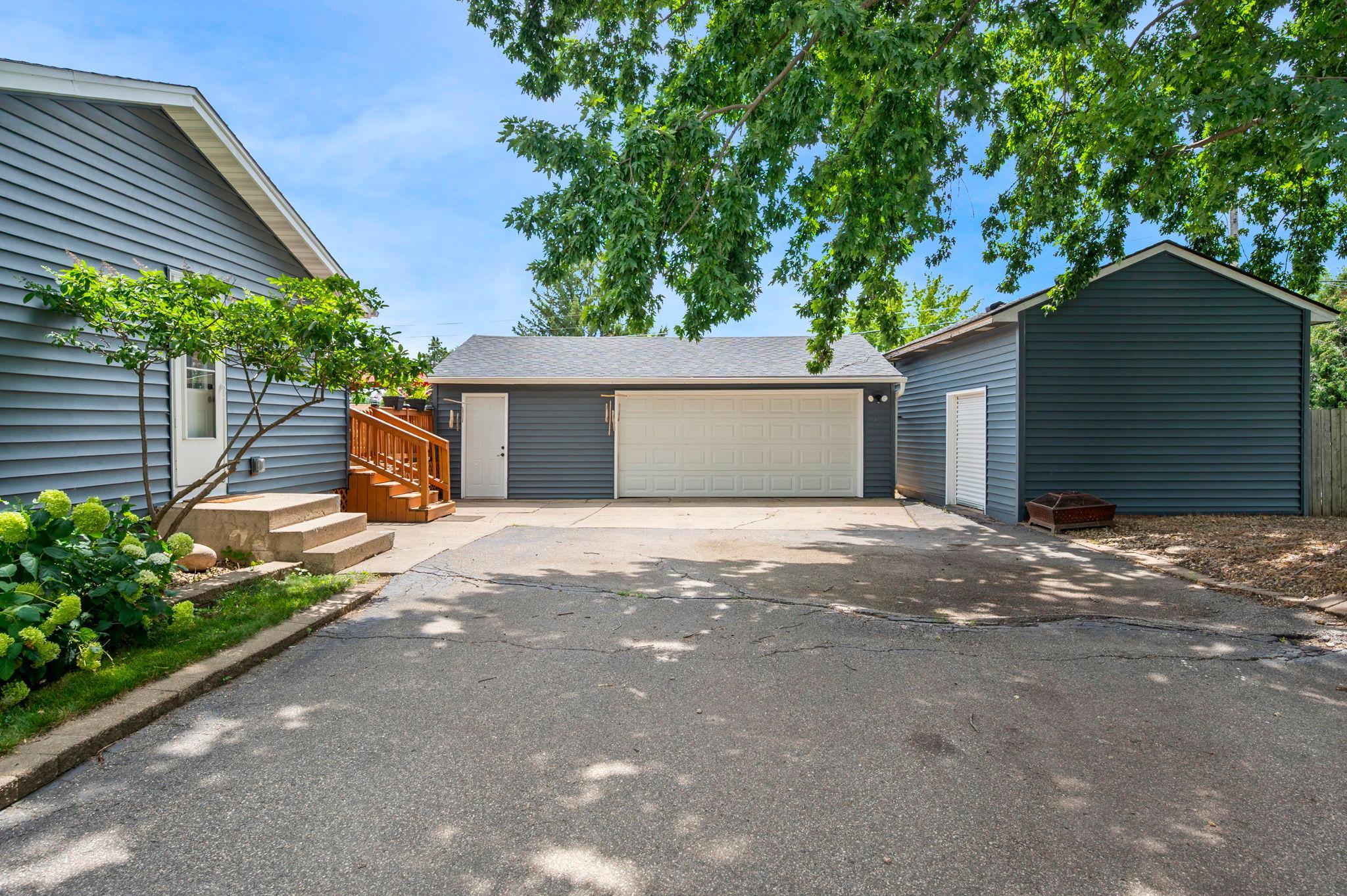 6-web-or-mls-6620 167th St W-239.jpg