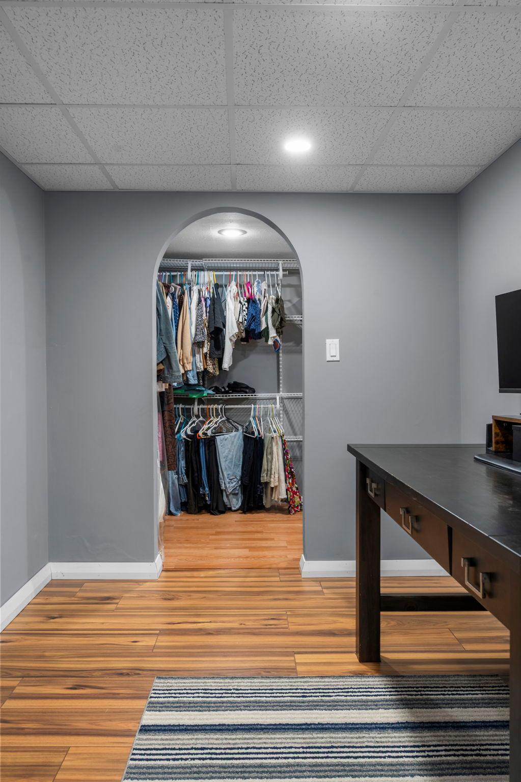 46-web-or-mls-6620 167th St W-169.jpg