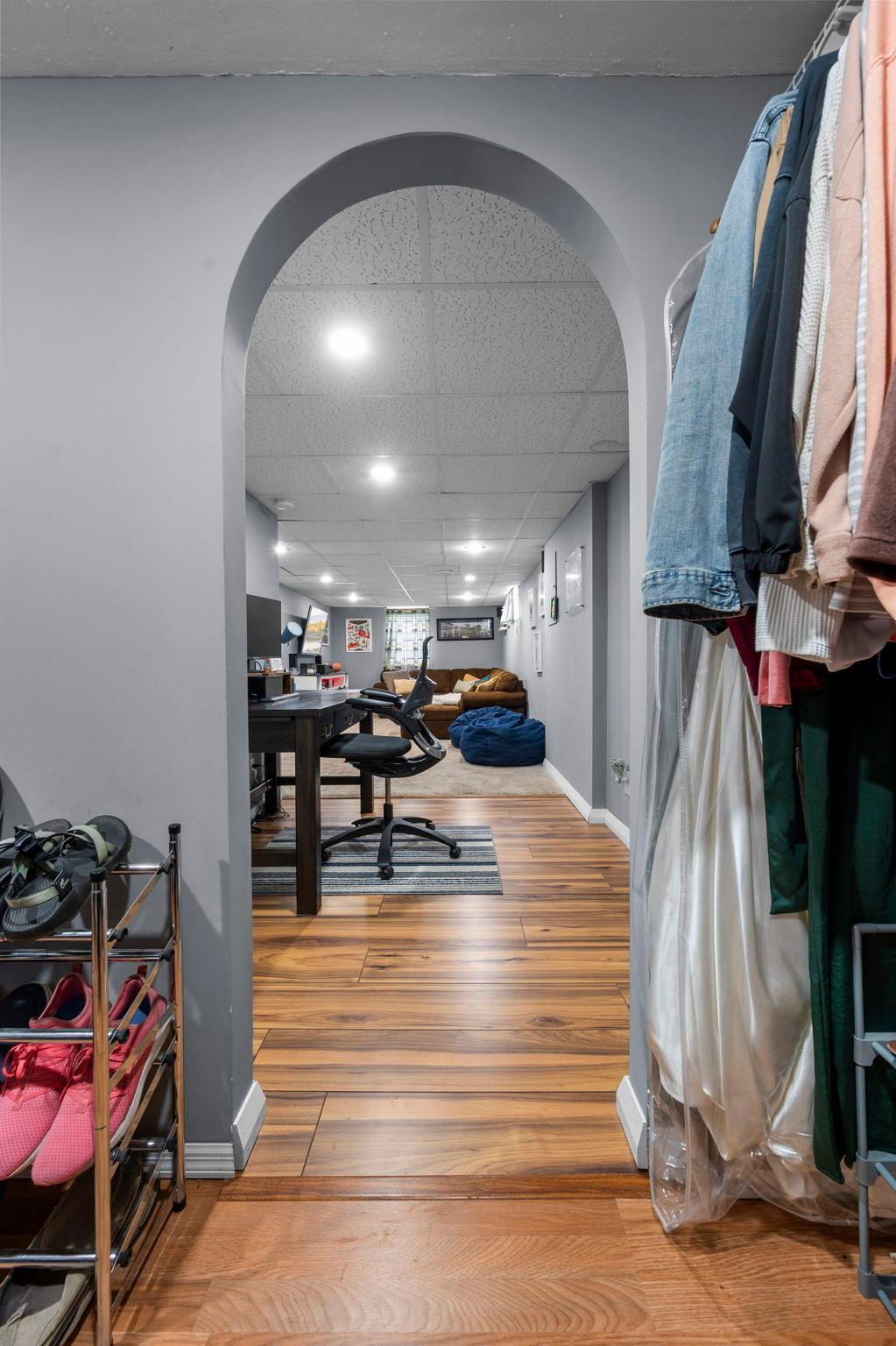 44-web-or-mls-6620 167th St W-160.jpg