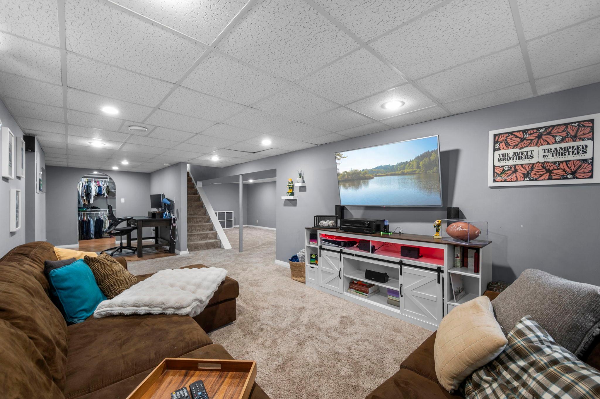 38-web-or-mls-6620 167th St W-130.jpg