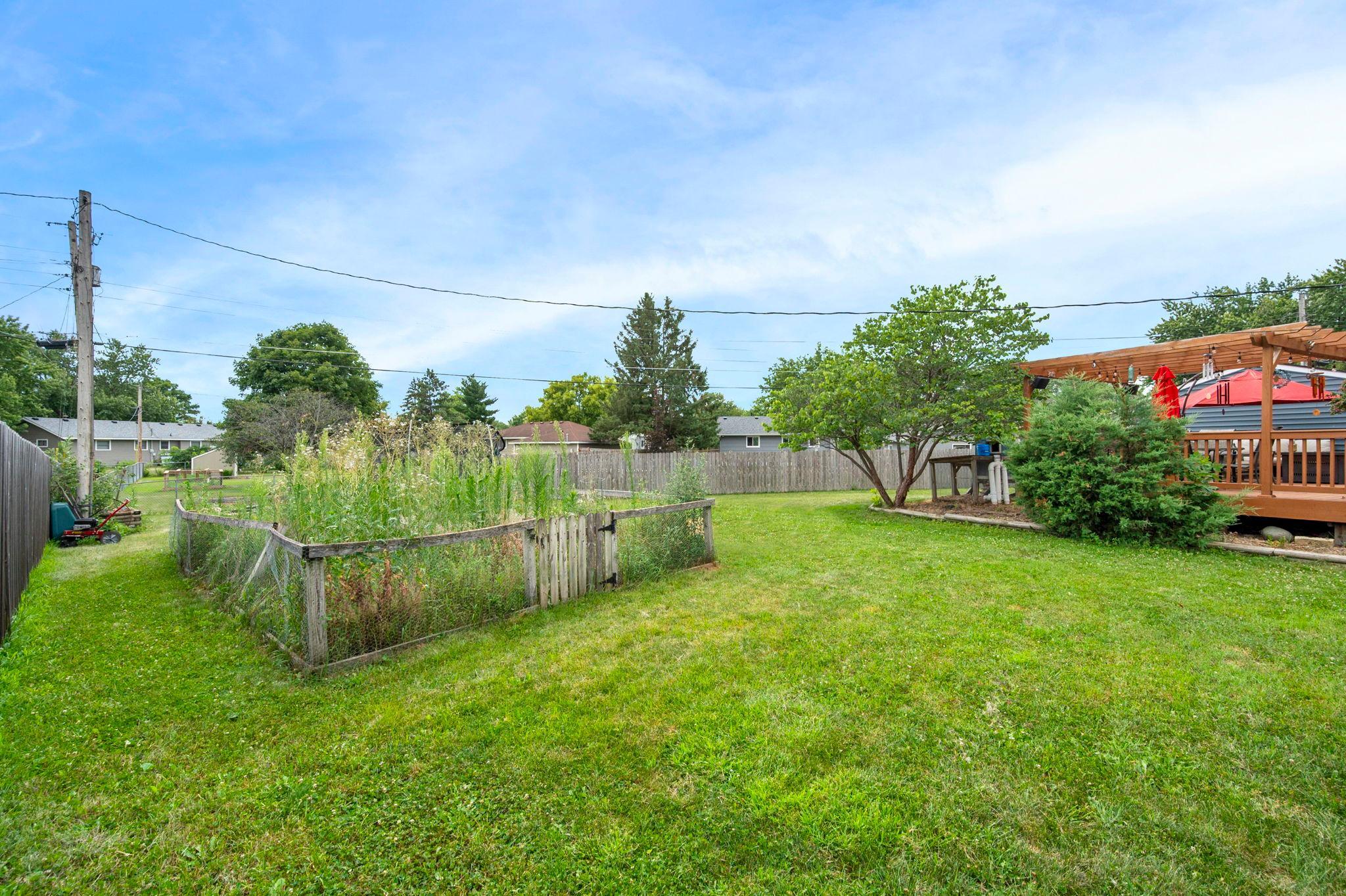 67-web-or-mls-6620 167th St W-311.jpg