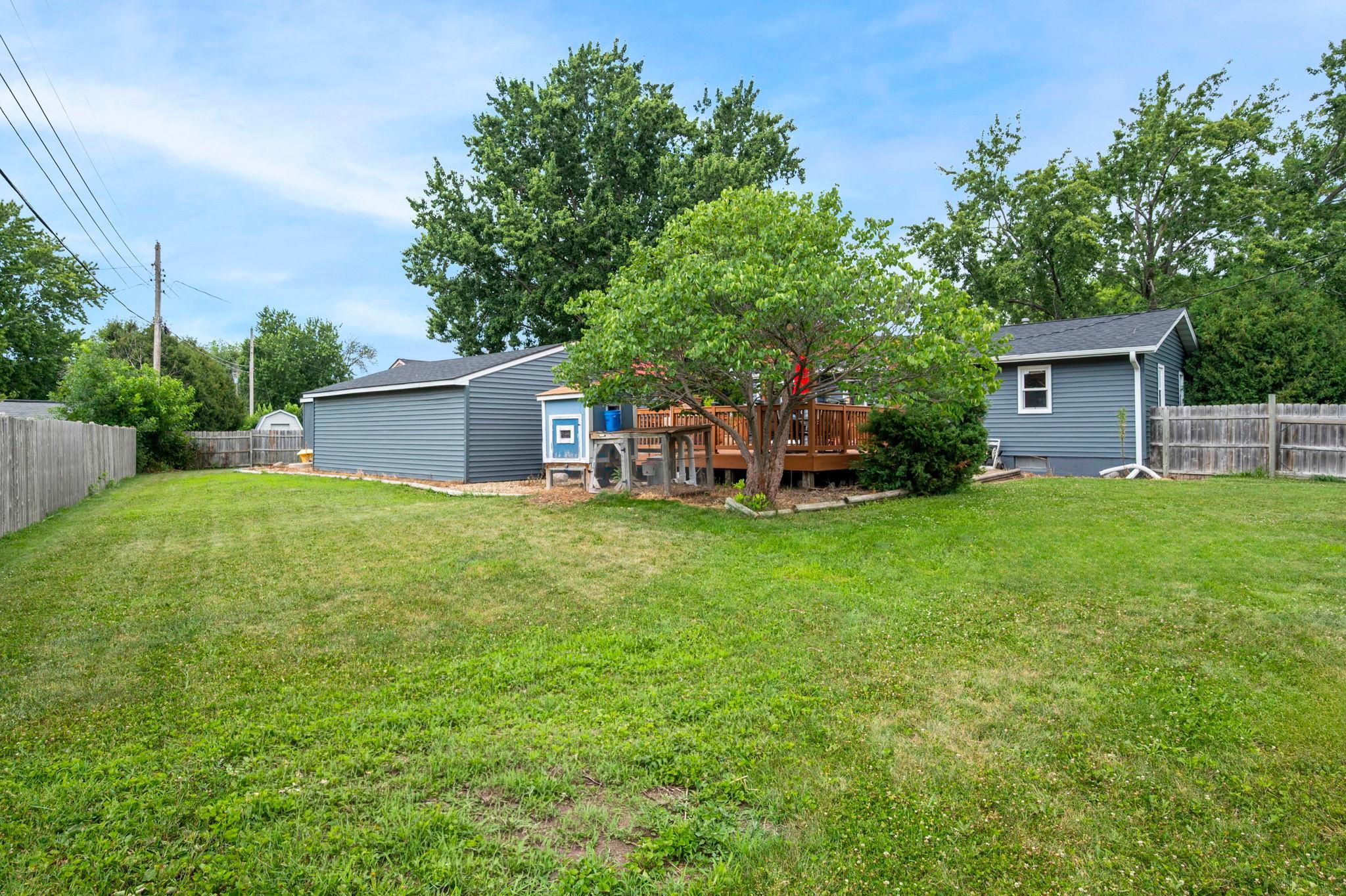 60-web-or-mls-6620 167th St W-321.jpg