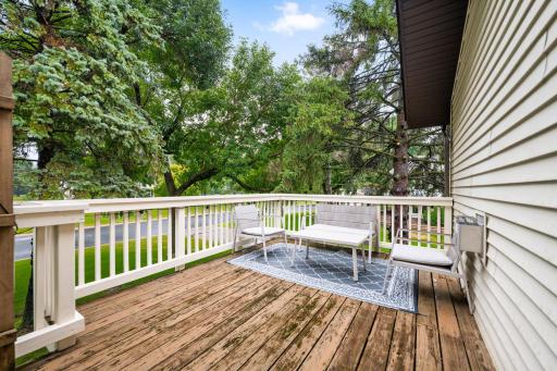 Enjoy summer BBQ's on your private deck. with no neighbors in sight.
