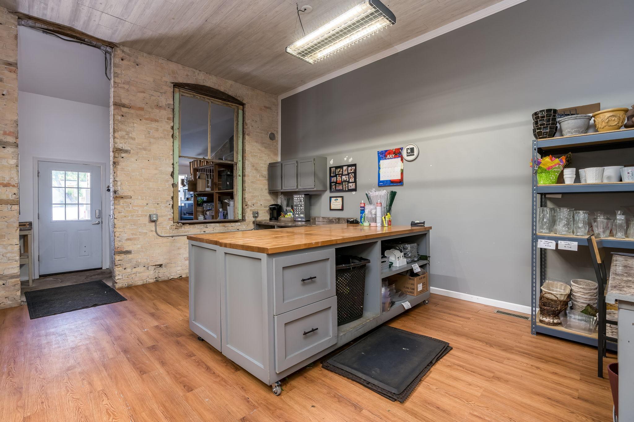 20-web-or-mls-120-river-st-n.jpg