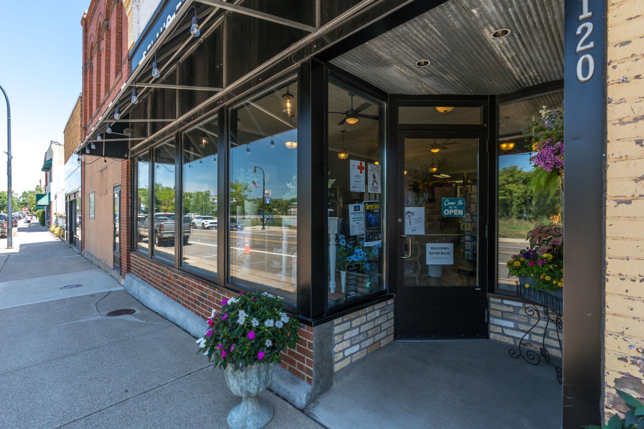 4-web-or-mls-120-river-st-n.jpg