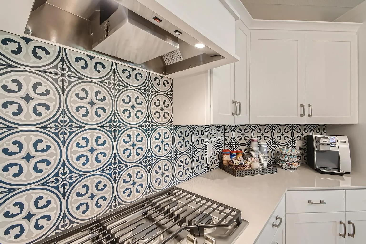 kitchen 2.jpg