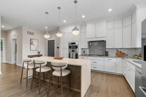 5754 Shady Oak Road S, 1, Minnetonka, MN 55343