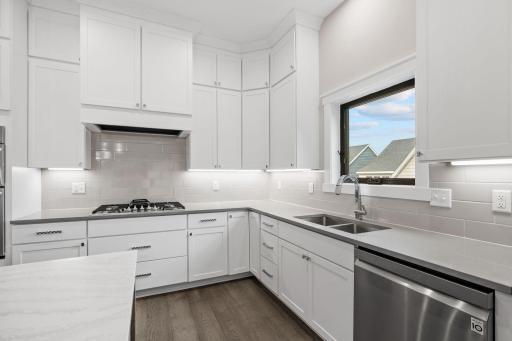 14-web-or-mls-5754 Shady Oak Rd 2 14.jpg