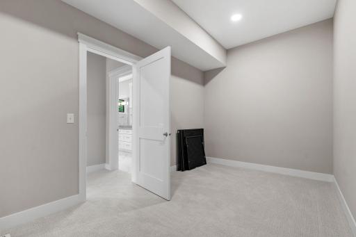 33-web-or-mls-5754 Shady Oak Rd 2 33.jpg