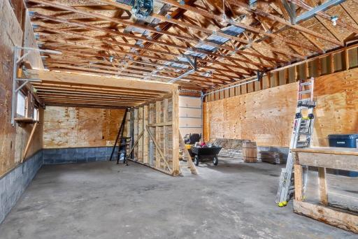44-detached garage.jpg