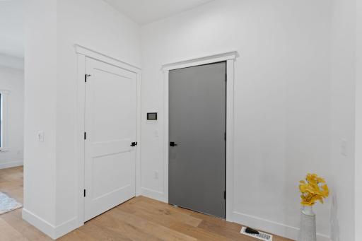 10-web-or-mls-5742 Shady Oak Rd Unit 7-4.jpg