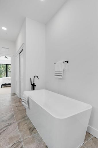 36-web-or-mls-5742 Shady Oak Rd Unit 7-30.jpg