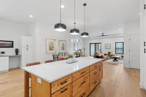 22-web-or-mls-5742 Shady Oak Rd Unit 7-16.jpg