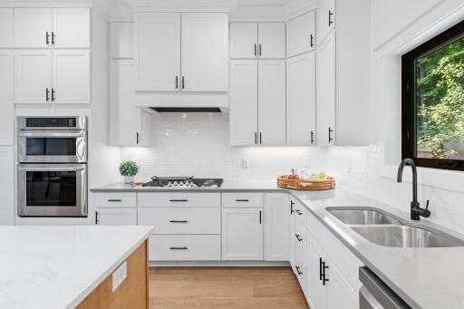 17-web-or-mls-5742 Shady Oak Rd Unit 7-11.jpg