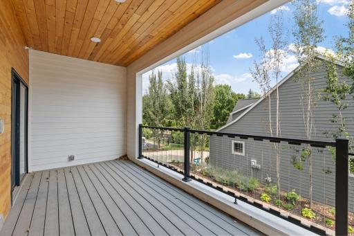 8-web-or-mls-5742 Shady Oak Rd Unit 7-2.jpg
