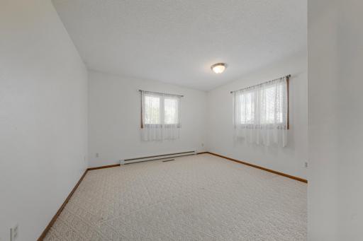 30 main bedroom.jpg