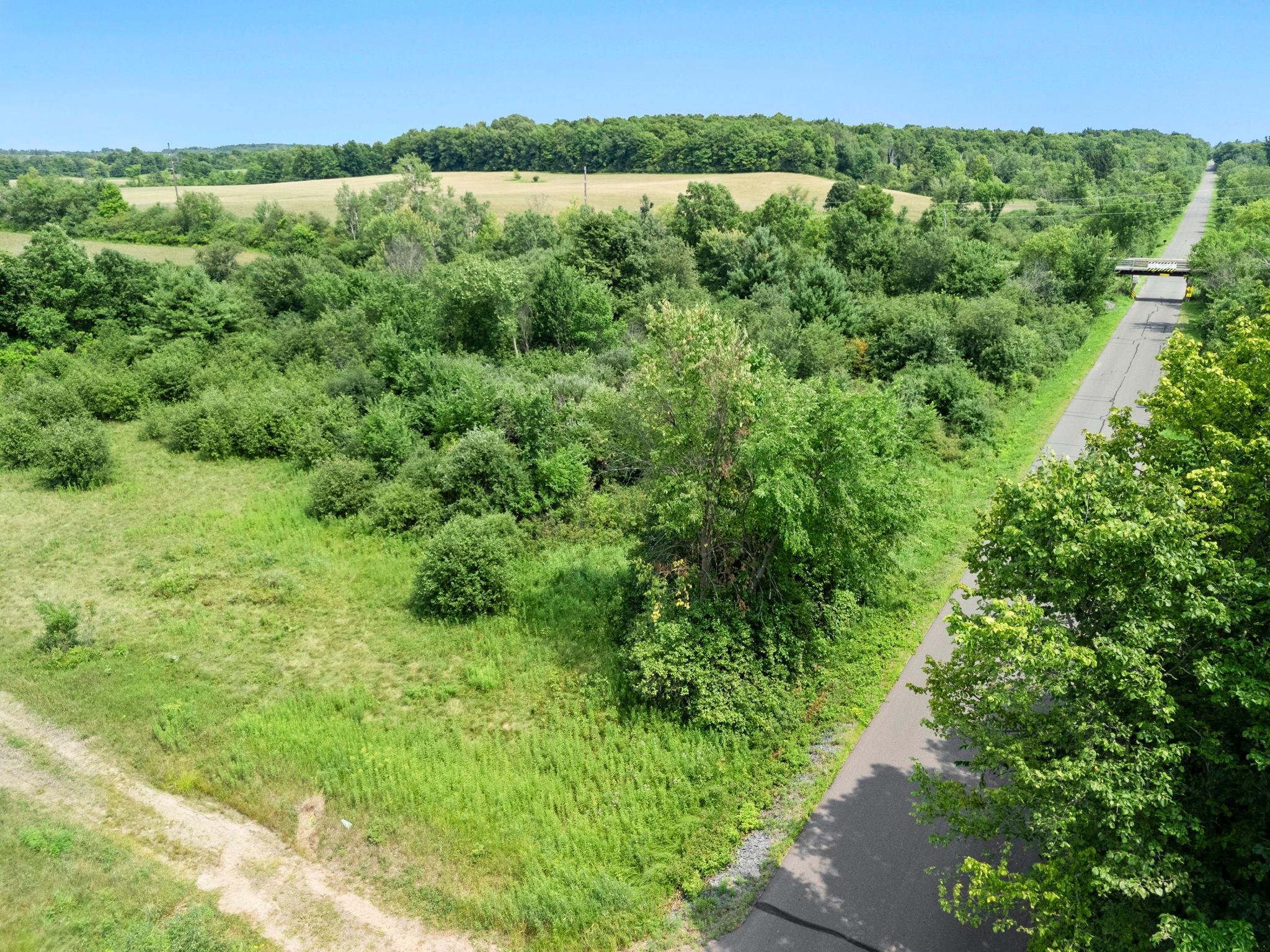 14-web-or-mls-1587 270th Ave-42.jpg
