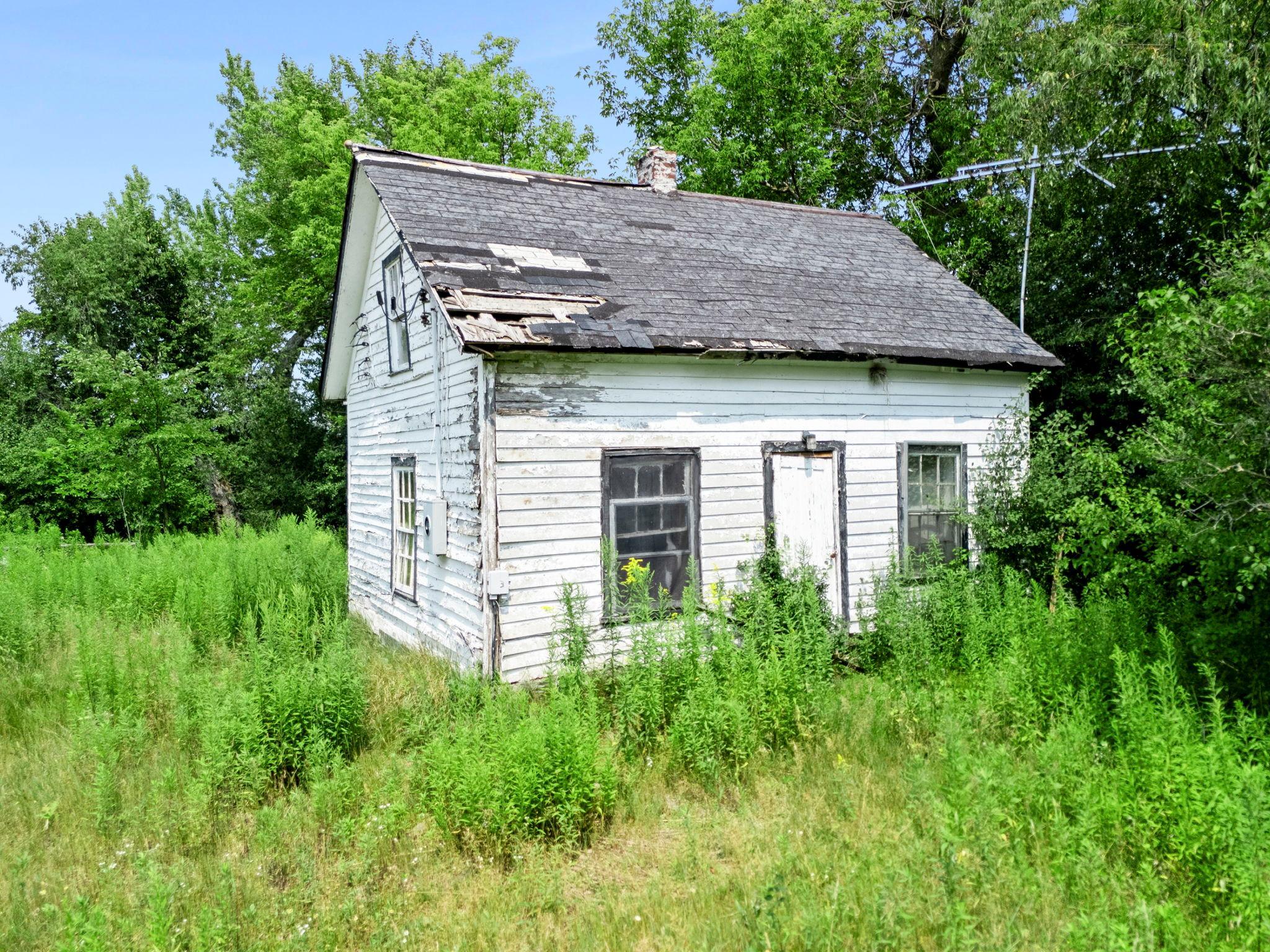 36-web-or-mls-1587 270th Ave-108.jpg