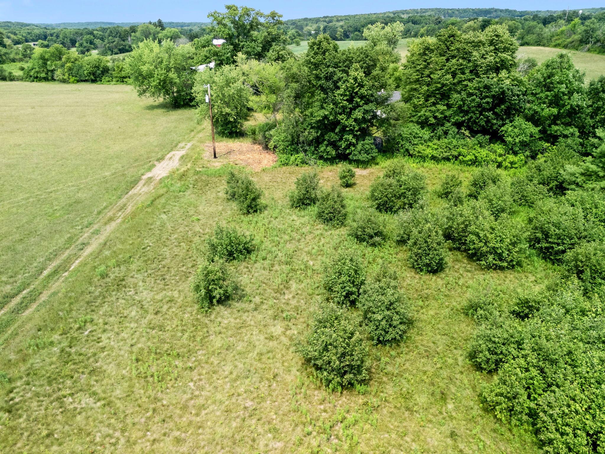 25-web-or-mls-1587 270th Ave-75.jpg