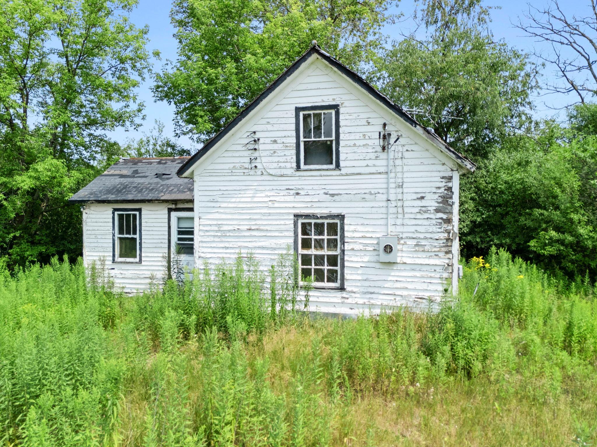 31-web-or-mls-1587 270th Ave-93.jpg